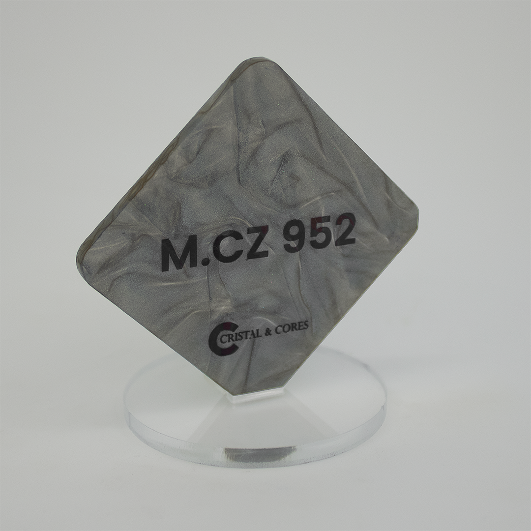 M-CZ952